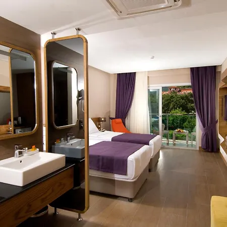 Casa De Maris & Adult Only 16 Hotel 5*