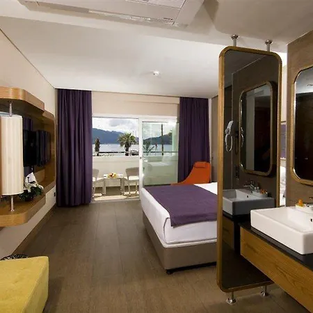 מלון Casa De Maris & Adult Only 16 מרמריס
